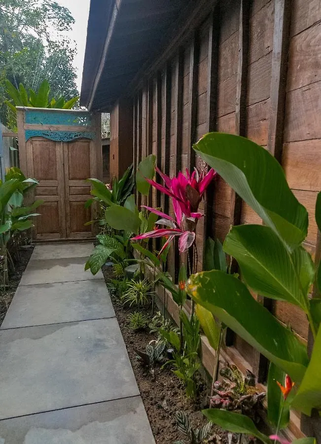 Lodge Benisari Batik Garden Cottage Ubud